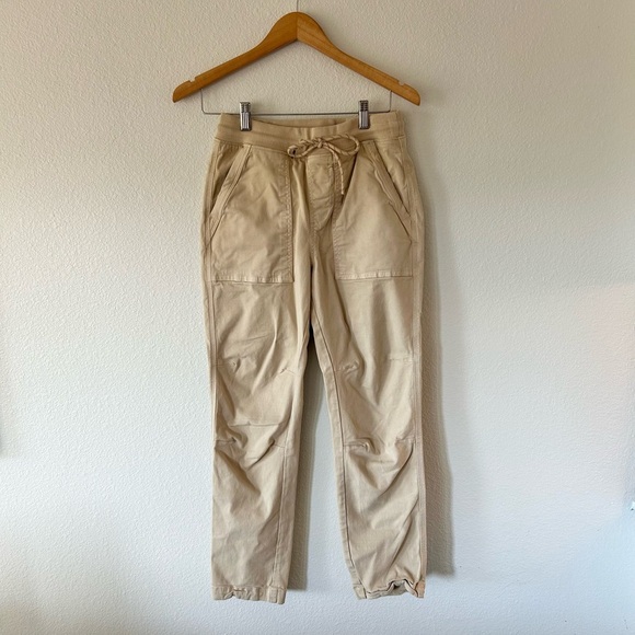 Faherty Men’s Traveler Pant in Khaki - Picture 2 of 7